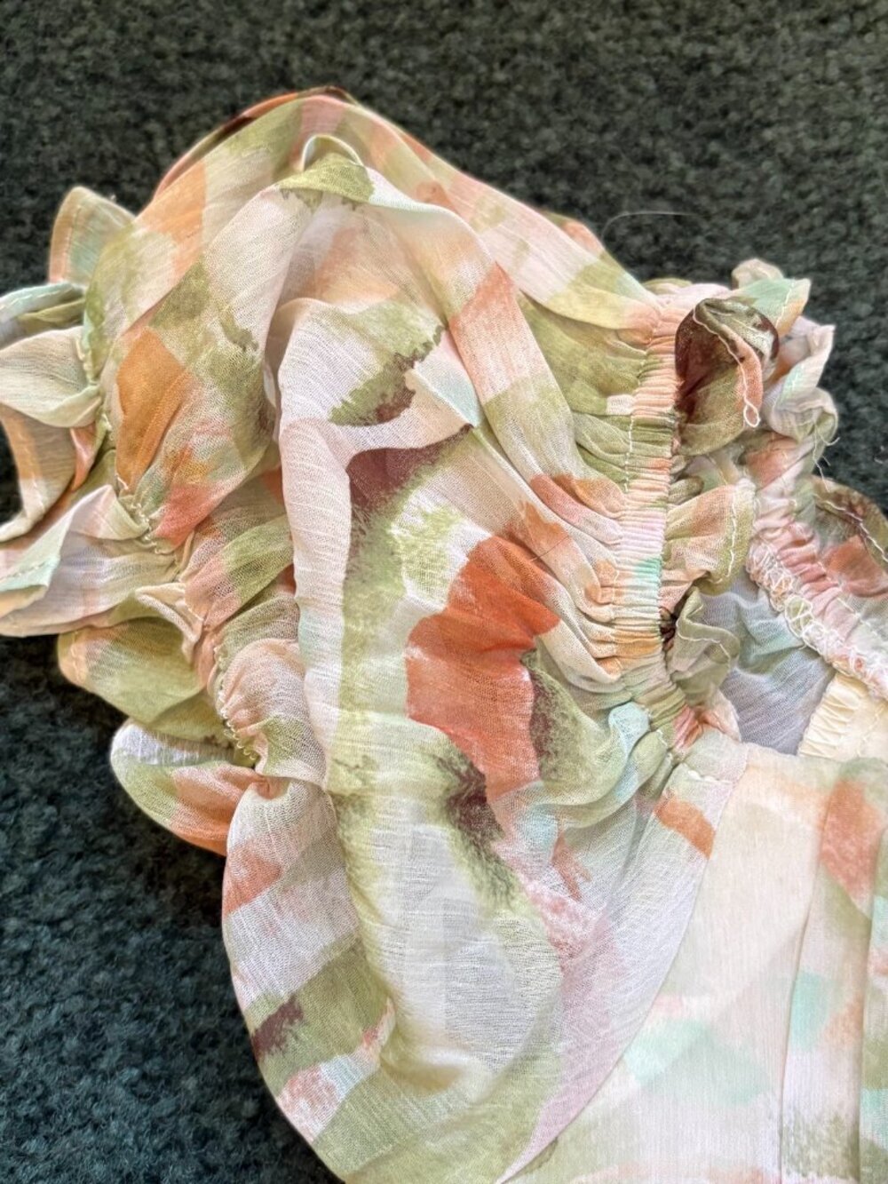NET Hello Molly Selfie Leslie Floral Puff Sleeve Dress Mini Cut Out Watercolors - Picture 4 of 14
